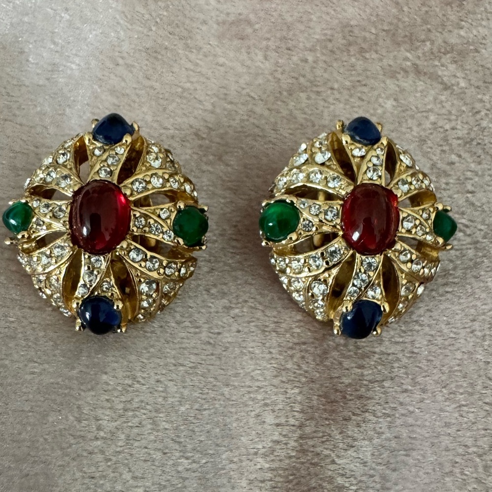 Vintage Gold Ciner Clip On Earrings with multicolored stones